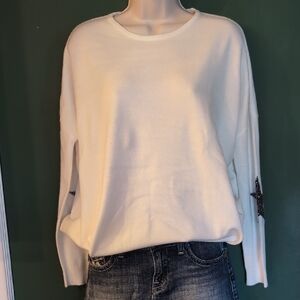 White Elan Sweater with Crystal Star Detail Size 0/S